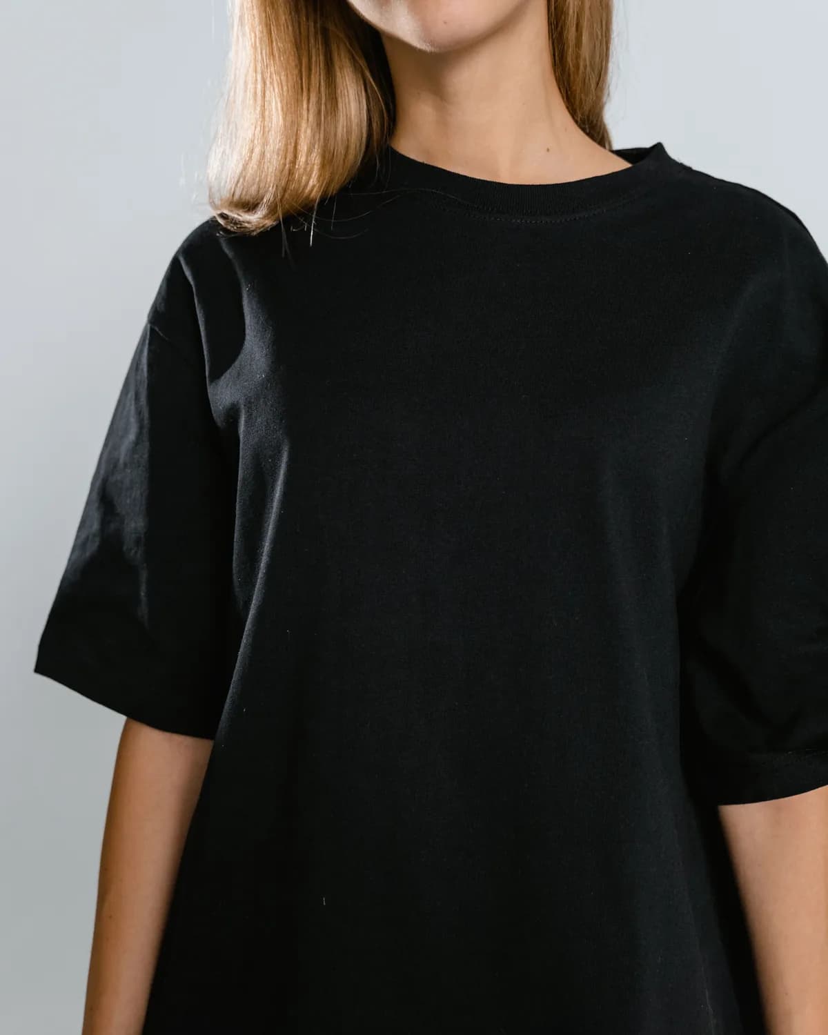 PHANTOM WEIGHT TEE — charcoal, detail
